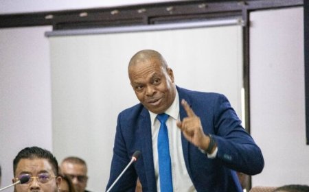 A20-voorzitter brengt spirituele ode aan president Simons: “Verhoging komt van boven”