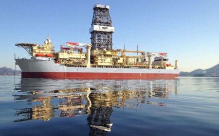 Boorplatform Petronas aangekomen in Surinaamse wateren