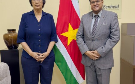 Santokhi en Simons werken aan soepele regeringsoverdracht