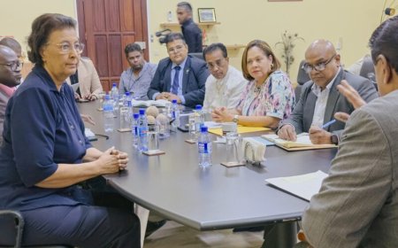 Santokhi en Geerlings-Simons gaan voor soepele regeringsoverdracht