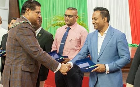 Ruim 100 decoraties met oog op 50 jaar Srefidensi