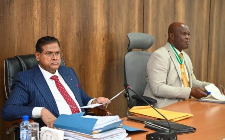 President Santokhi bereidt transparante en soepele transitie voor