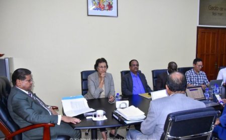 Santokhi overlegt met Geerlings-Simons en Adhin over machtsoverdracht