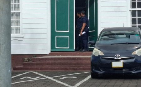 Politie onderzoekt nachtelijke ontruiming kantoor first lady