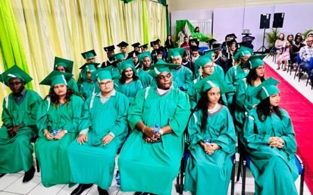 PTC reikt diploma’s uit aan 74 afgestudeerden: ‘Suriname heeft u nodig’
