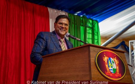 Santokhi en Brunswijk nemen afscheid met persoonlijke dankbetuigingen 