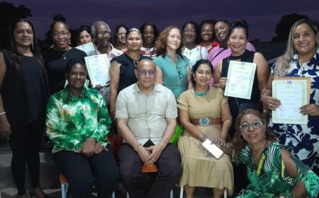 Wroko Foe Mek Moni certificeert 69 deelnemers, inclusief 12 met gehoorbeperking