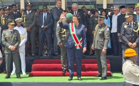 Defilé ter ere van nieuwe president