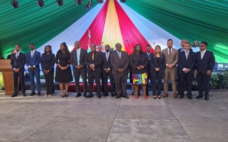 President Simons beëdigt grootste deel van kabinet – Benoeming Ramai onzeker