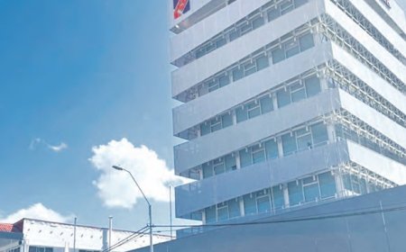 Santokhi, pe a moni de? (3/slot): Commerciële banken onder druk