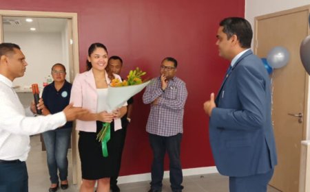 Minister Ramadhin neemt afscheid van personeel Volksgezondheid