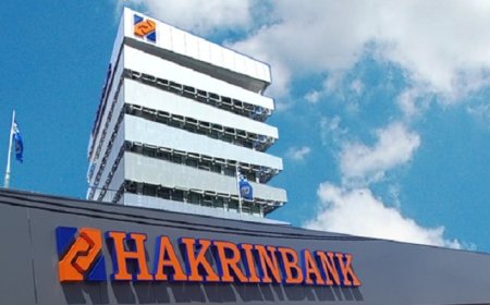 HAKRINBANK KLOKKENLUIDER BESCHERMD DOOR RECHTER