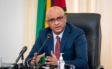 Guyana beperkt buitenlandse leningen nu oliedollars binnenstromen