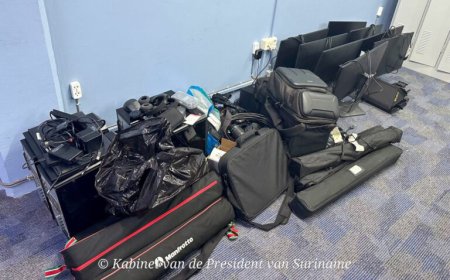 DE DEURKNOP WEGDRAGEN