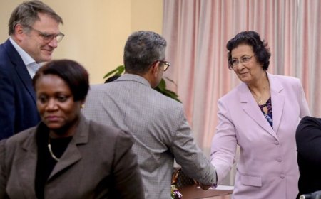 Directie Staatsolie bij president Geerlings-Simons