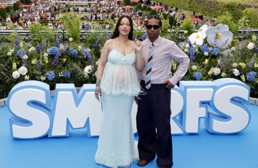 Rihanna in ​​doorschijnende blauwe Chanel-jurk bij wereldpremière ‘The Smurfs’