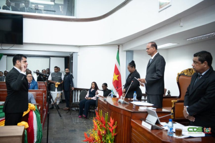 Gekozen parlementariërs zijn beëdigd