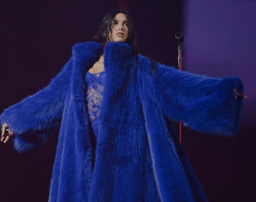 Dua Lipa brengt eerbetoon aan Ierse legende Sinead O’Connor  tijdens concert in Dublin