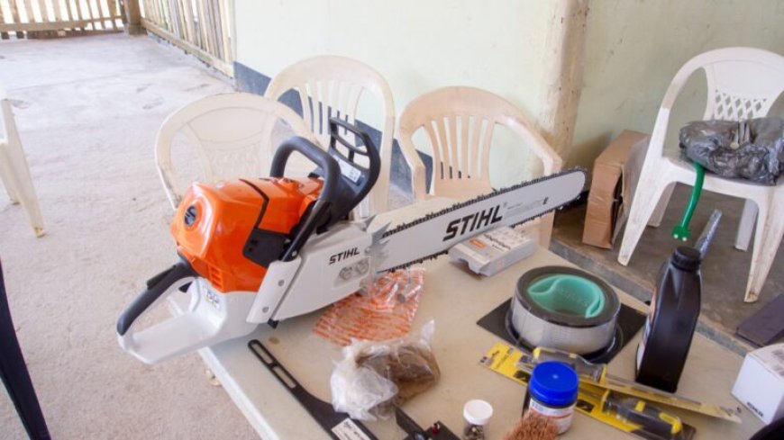 Mobiele zaagmachine voor woningbouw en infrastructuur Kwamalasamutu