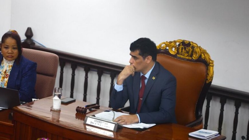 Adhin ziet in aantreden Simons en Rusland kans voor nationale eenheid