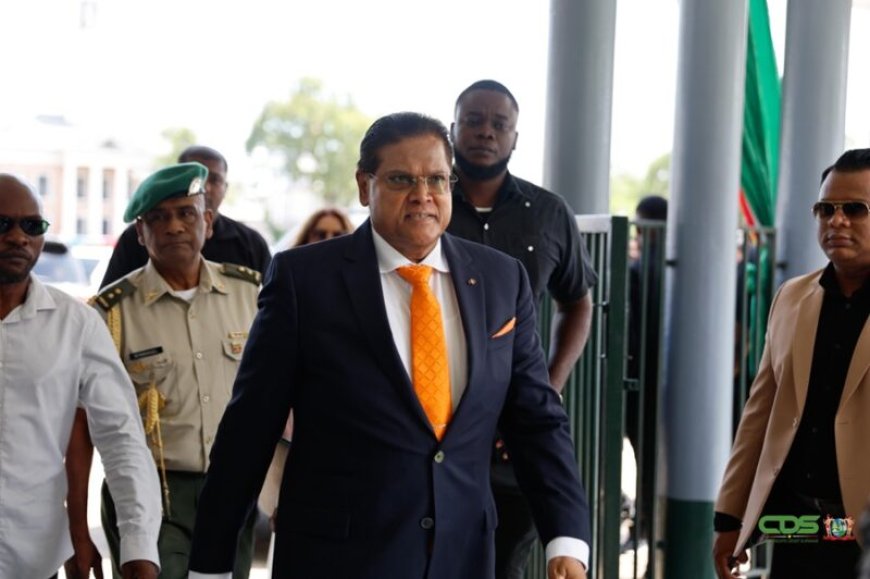 President Santokhi blikt terug op periode van heftige stormen en trots