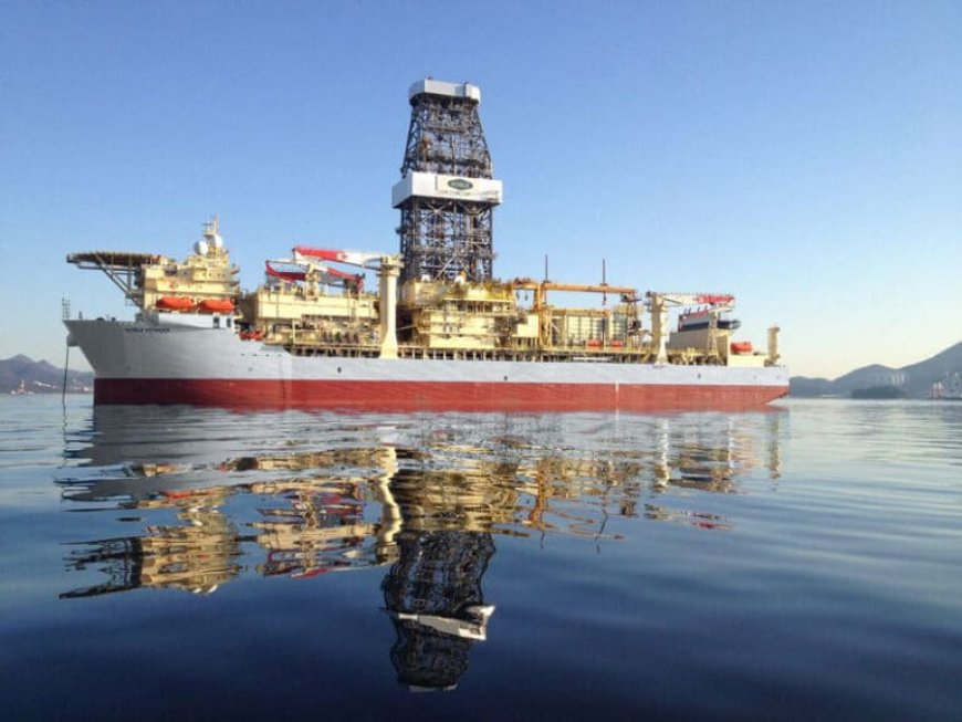 Boorplatform Petronas aangekomen in Surinaamse wateren