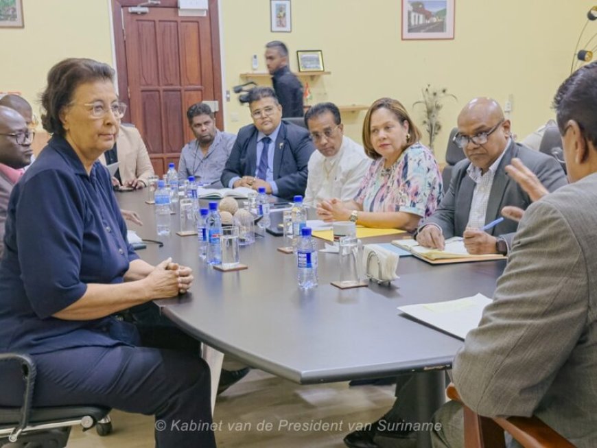 Santokhi en Geerlings-Simons gaan voor soepele regeringsoverdracht