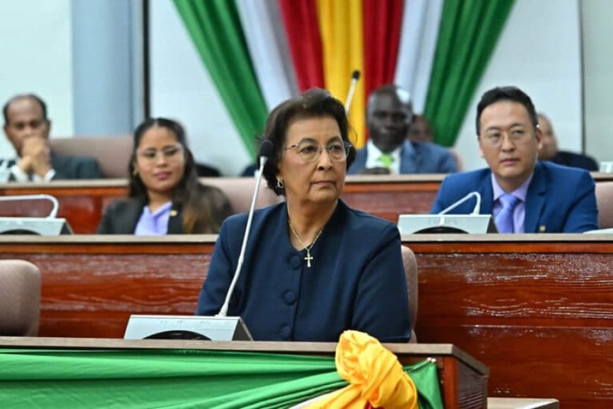 Suriname kiest eerste vrouwelijke president: historisch moment vol hoop en verantwoordelijkhe