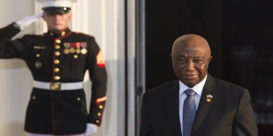 Trump prijst Liberiaanse president voor ‘zo goed Engels’ – officiële taal van het land