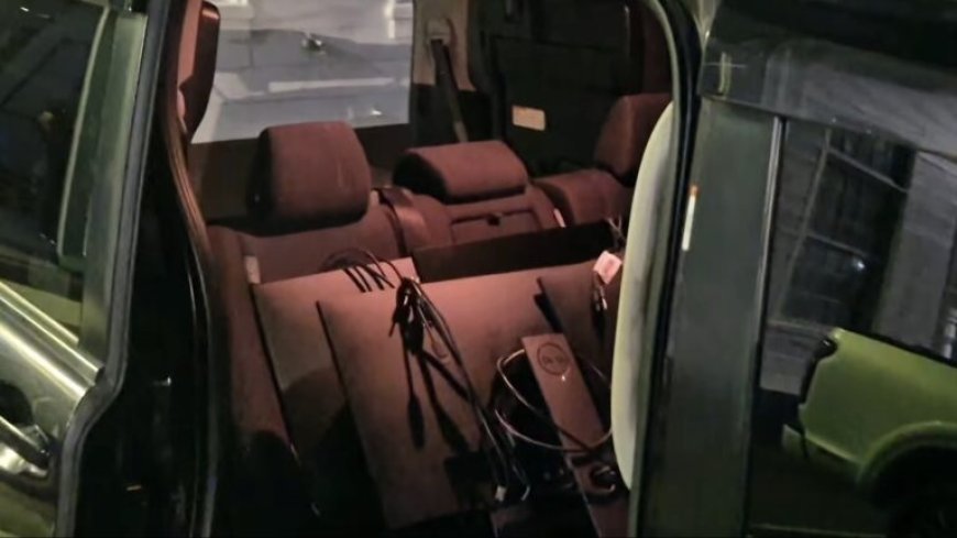 Computers en laptops weggedragen uit kantoor first lady Santokhi