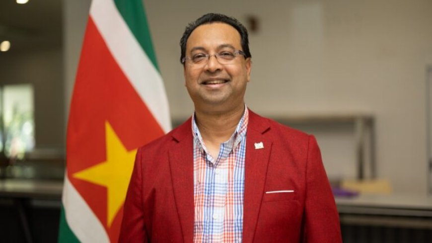 Nurmohamed twijfelt over overname dienstvoertuig: “Misschien, ik weet niet”