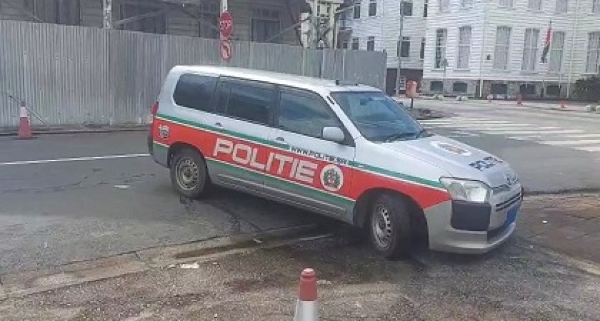 Politie naar het Bureau van de First Lady