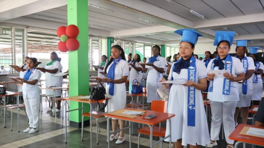 Vrouwen domineren in zorgdiploma’s, oproep tot meer mannelijke zorgverleners