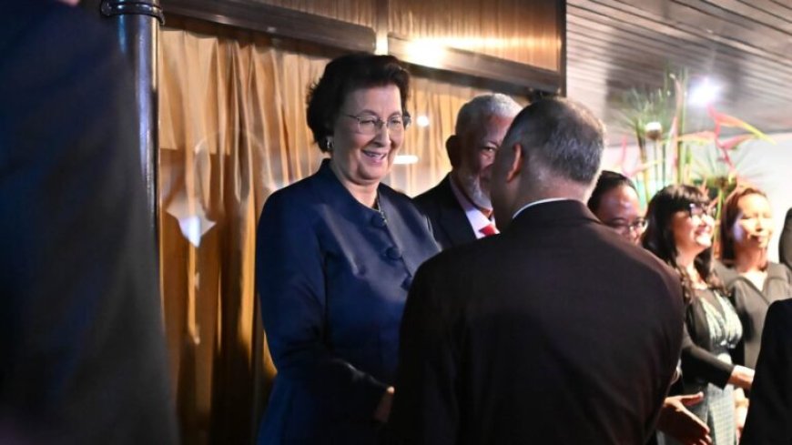 Cubaanse president feliciteert Simons met verkiezing tot president van Suriname