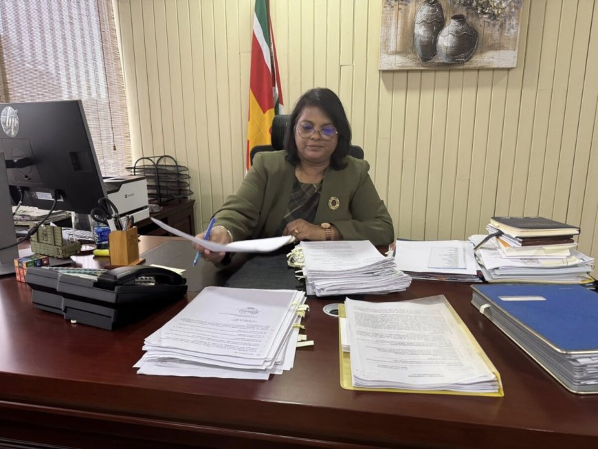 Vertrekkend minister Mathoera blikt voldaan terug op ambtstermijn Defensie