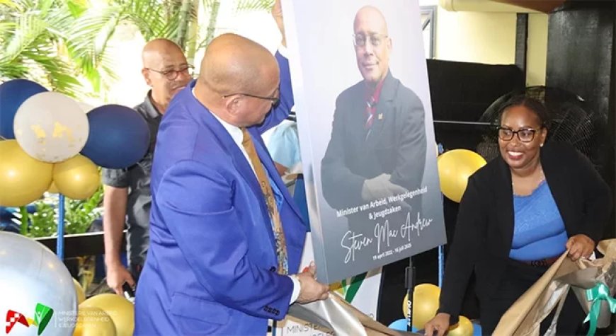 Mac Andrew warm uitgezwaaid door personeel