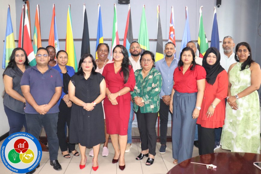 Minister Kuldipsingh neemt persoonlijk afscheid van personeel EZ