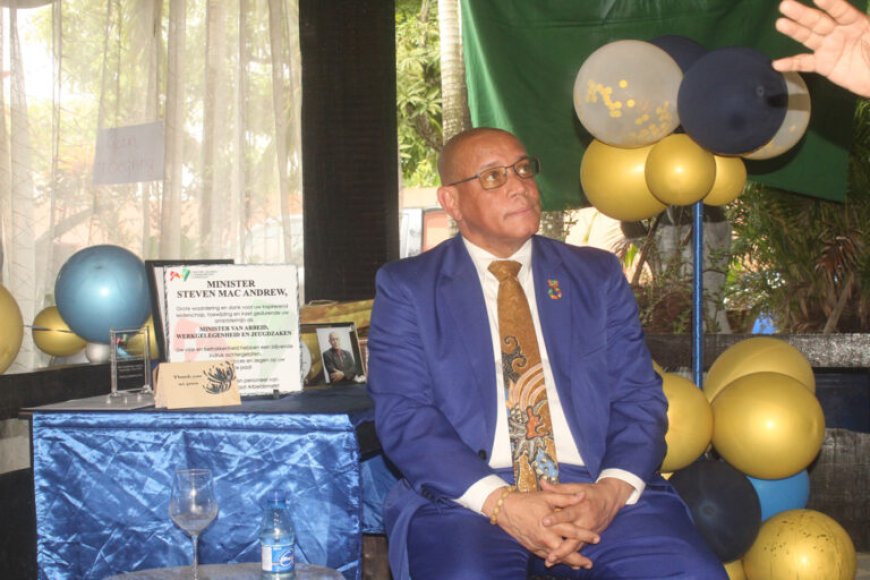 AWJ lovend over minister MacAndrew: ‘De mens stond altijd centraal’