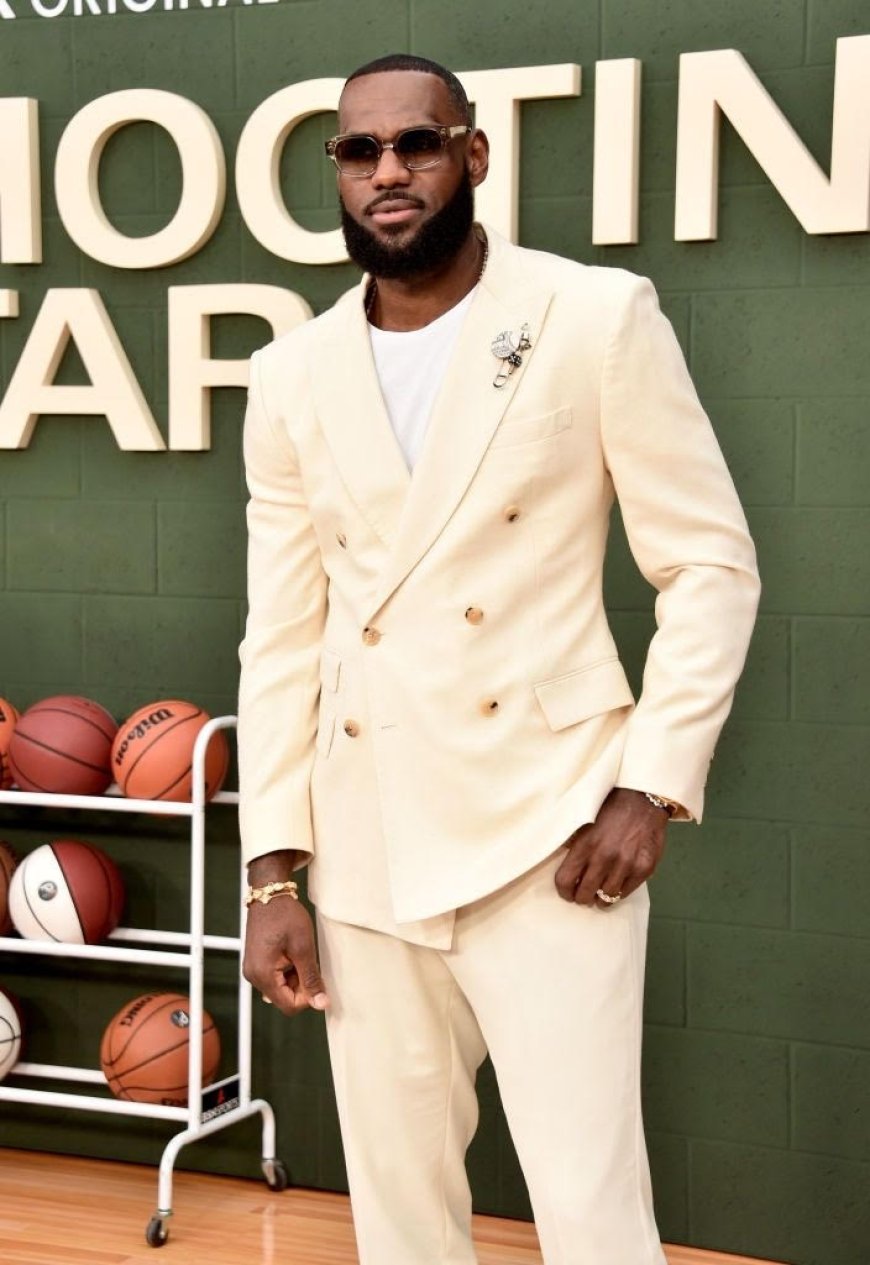 LeBron James eert Nas tijdens show in Las Vegas