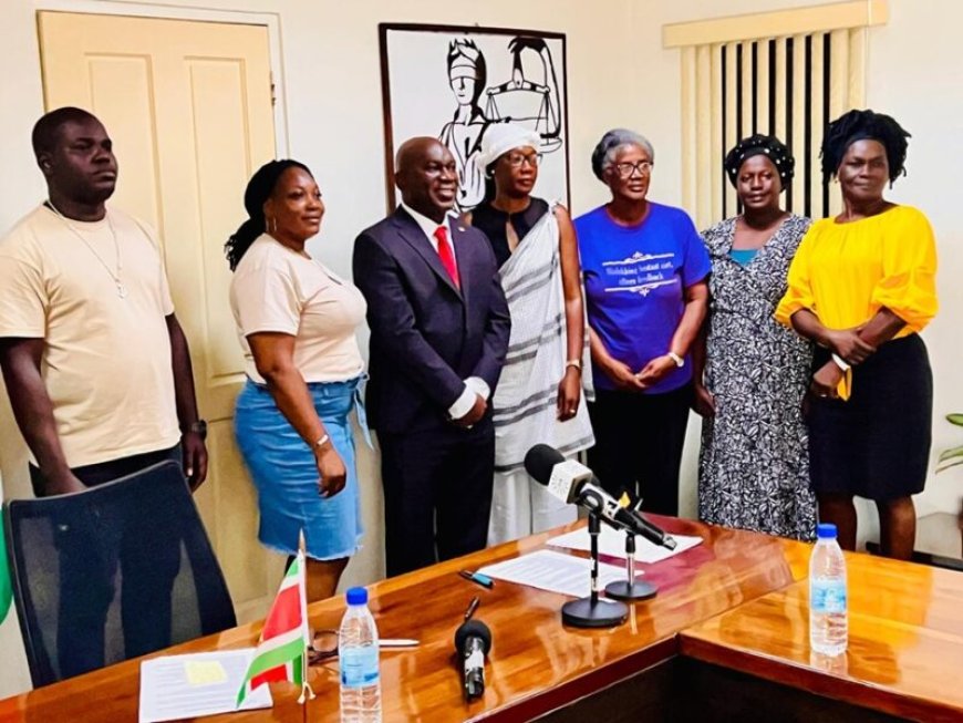 Amoksi doneert aan drie maatschappelijke stichtingen