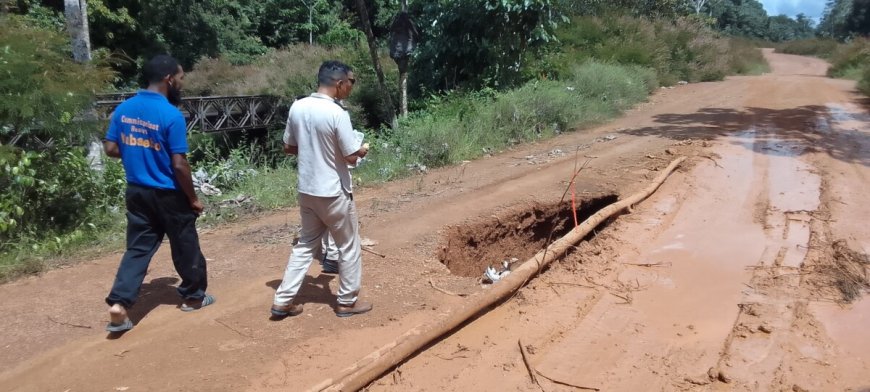 Gevaarlijke situatie bij brug te Falawatra