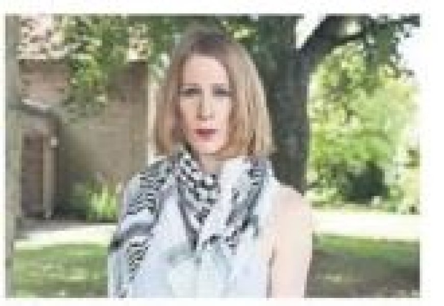 Gewapende politie dreigt demonstrant te arresteren voor vasthouden Palestijnse vlag