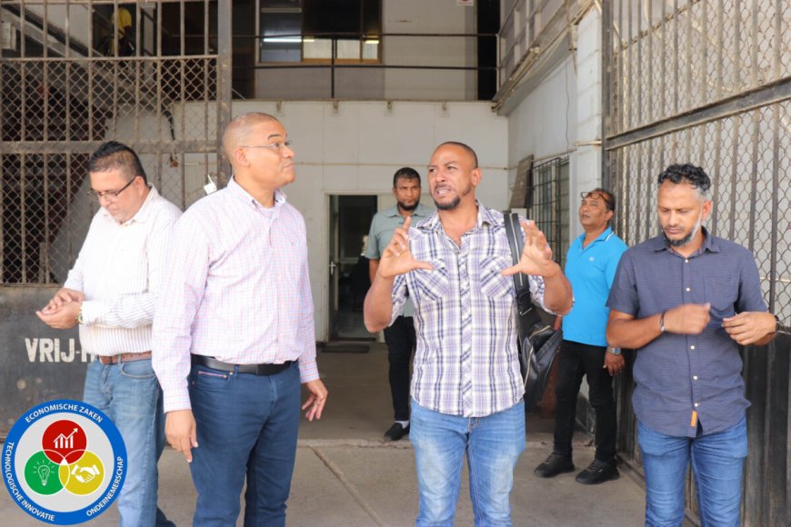 Minister Baasaron bezoekt EZ-afdelingen: focus op versterking en transparantie