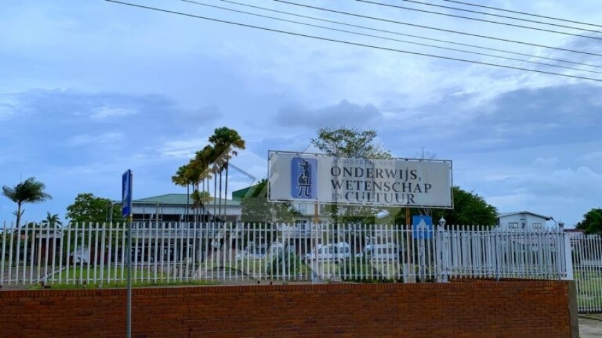 Ongeveer 16.000 scholieren ontvangen SRD 1000 studietoelage voor mei en juni