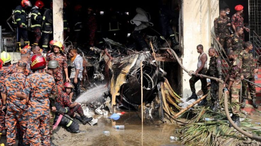 Militair trainingsvliegtuig crasht op school in Dhaka: 19 doden, ruim 160 gewonden