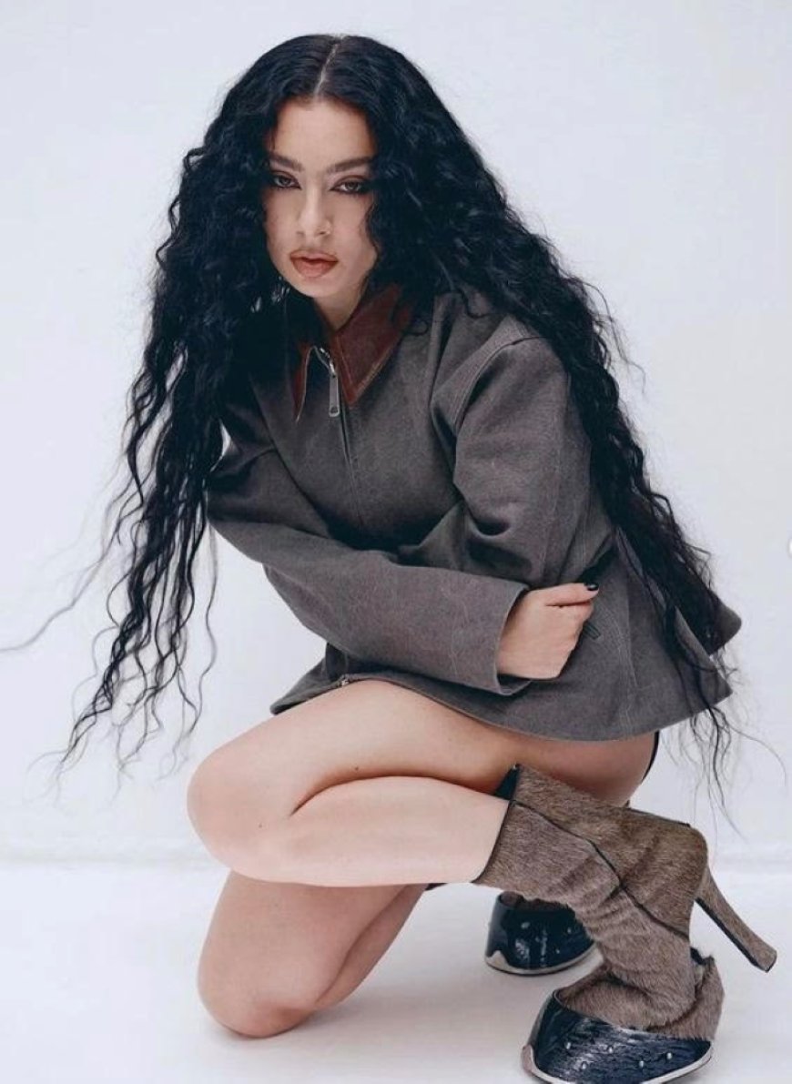 Charli XCX in het huwelijk met George Daniel drummer van The 1975