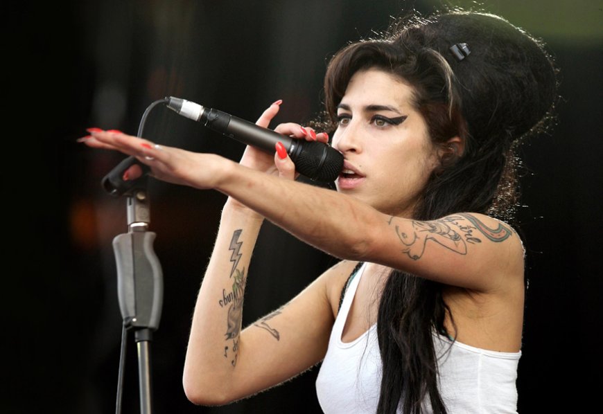 Weetje van de dag – Vandaag in 2011: Amy Winehouse dood aangetroffen in haar appartement in L
