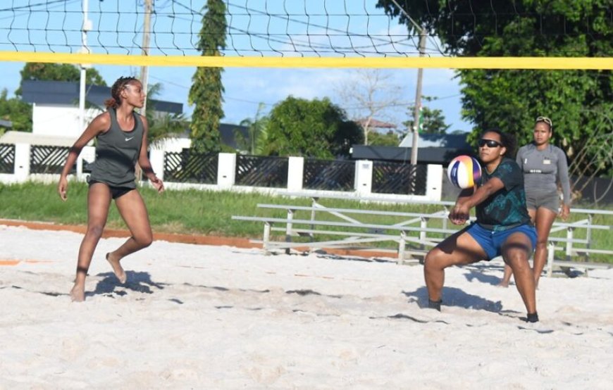 Ketura Margaret en Charise Fränkel bijten spits af in eerste Norceca Beach Tour in Suriname