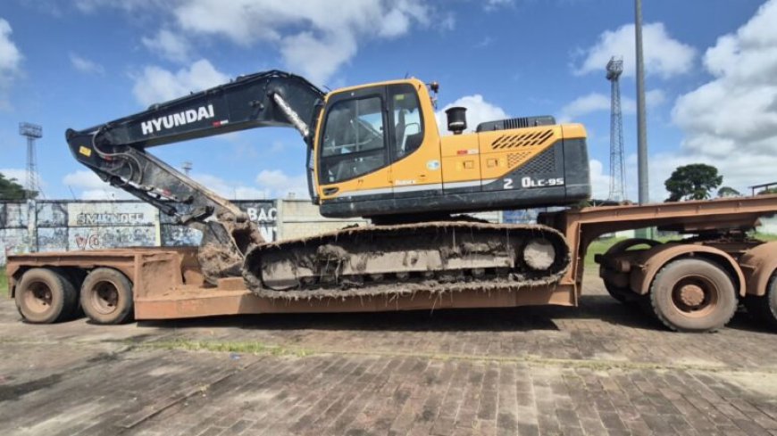 Vermiste graafmachine LVV na aangifte teruggevonden: politieonderzoek gaande