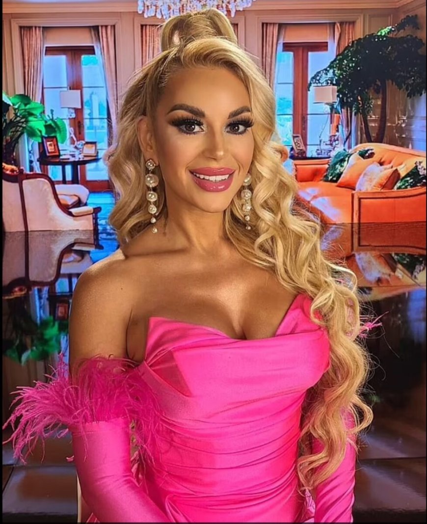 Opmerkelijk – Marcela (47) geeft zo’n $100.000 uit om op Barbie te lijken